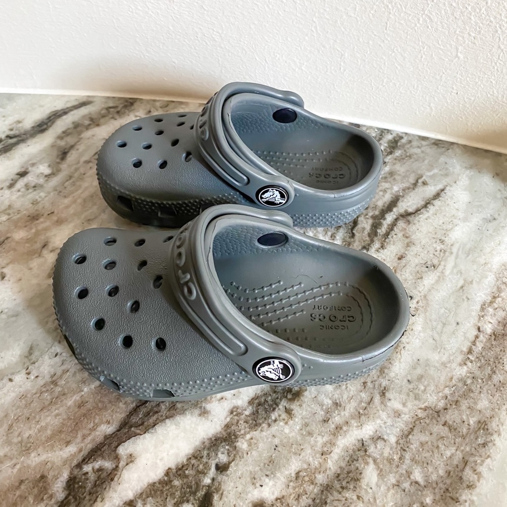 CROCS - Toddler Size 6 - Charcoal